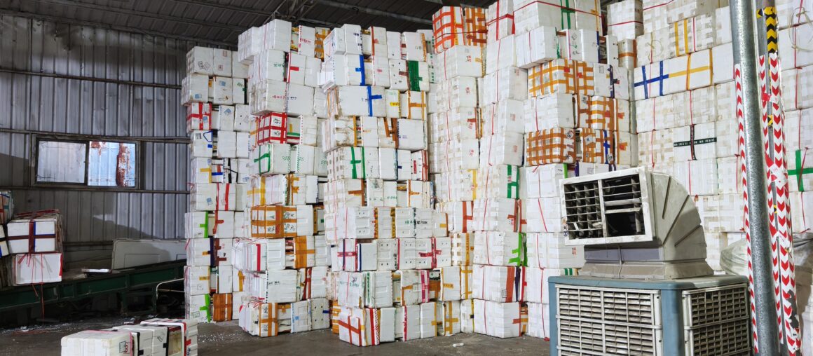 Una soluzione completa per il riciclo di schiume di tipi e fonti multipli con il Densificatore per Schiume