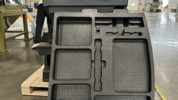 Soluzione ecologica per il riciclo della schiuma EPP nelle stazioni di ricarica per veicoli elettrici