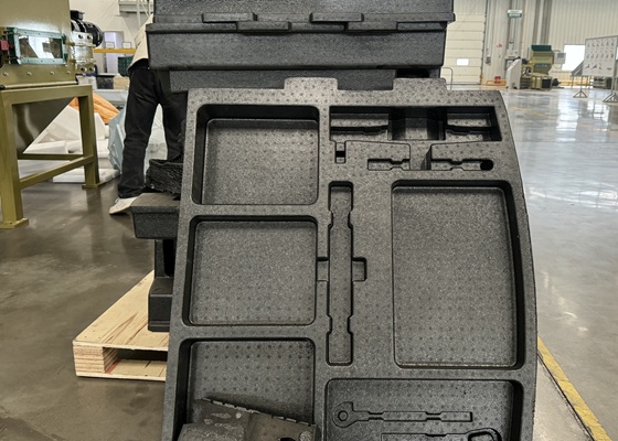 Soluzione ecologica per il riciclo della schiuma EPP nelle stazioni di ricarica per veicoli elettrici